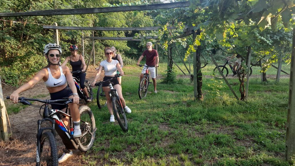 bike team building caudalie vigne