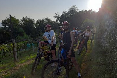 bike team building Caudalie nelle vigne del Canavese